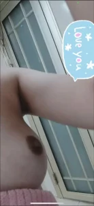 和大学同学视频，给我看她软软的胸