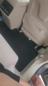 公园和停车场人前露出草大奶人妻母狗